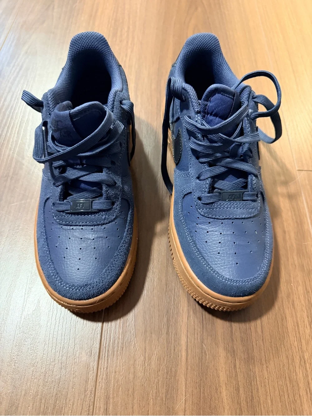 Boys Size 4.5 Nike Air Force 1 LV8 